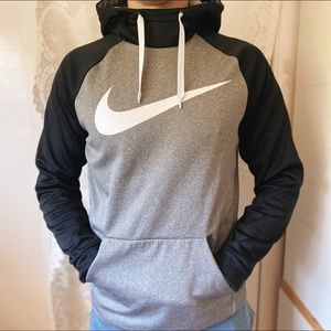 NIKE THERMA SWOOSH HOODIE